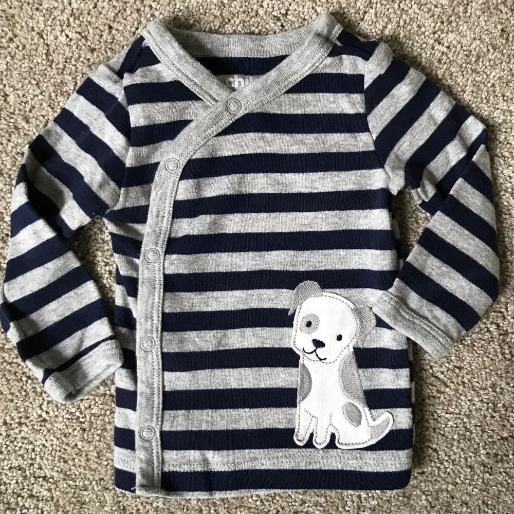 🍓5/$5!! NWOT Cute Doggie Snap Down Shirt
